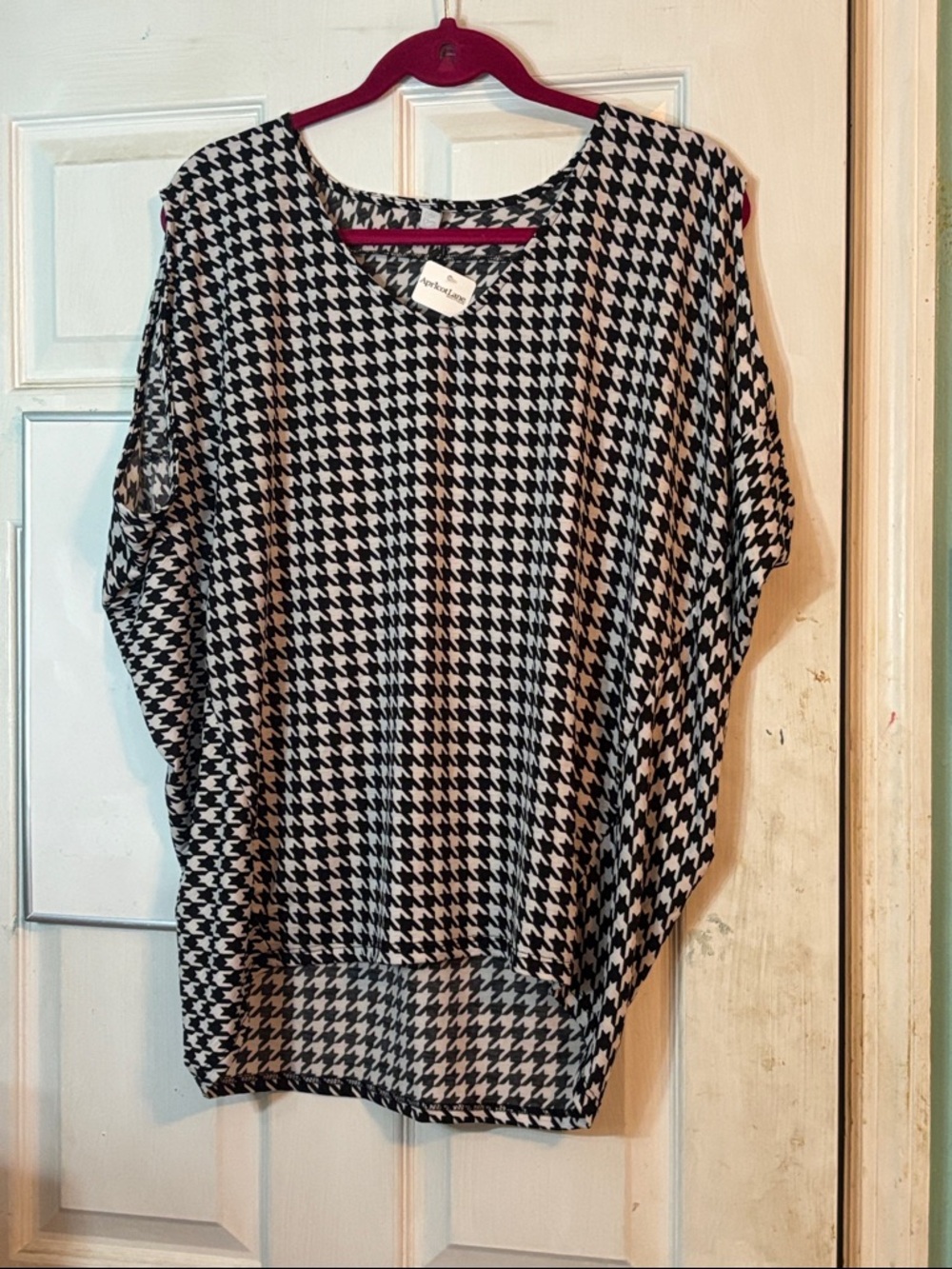 Shopin LA Black & White Houndstooth Dolman Sleeveless Top Size L